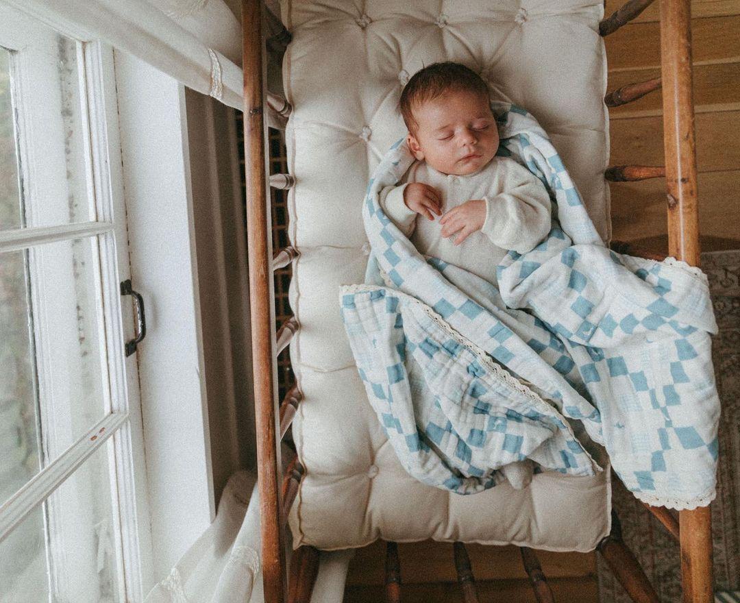 Grandma's Goose QUILTED 6 Layer Gauze Blanket