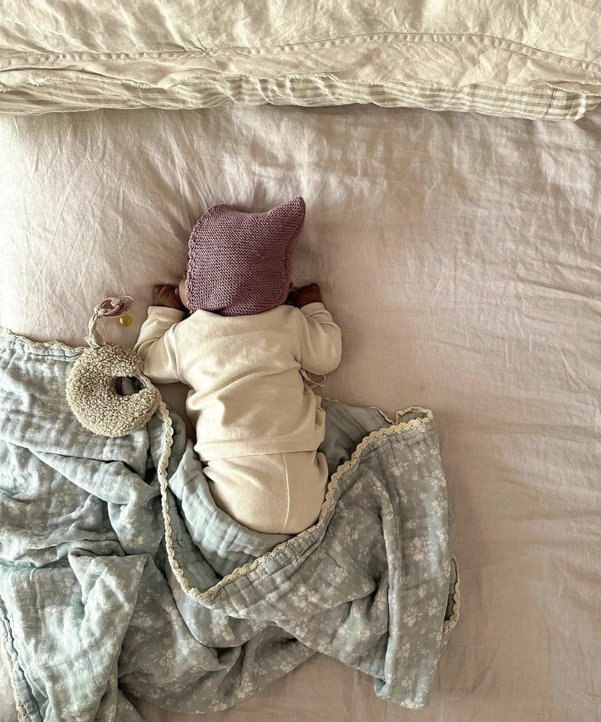Daphne Icy Blue Floral 6 Layer Gauze Blanket