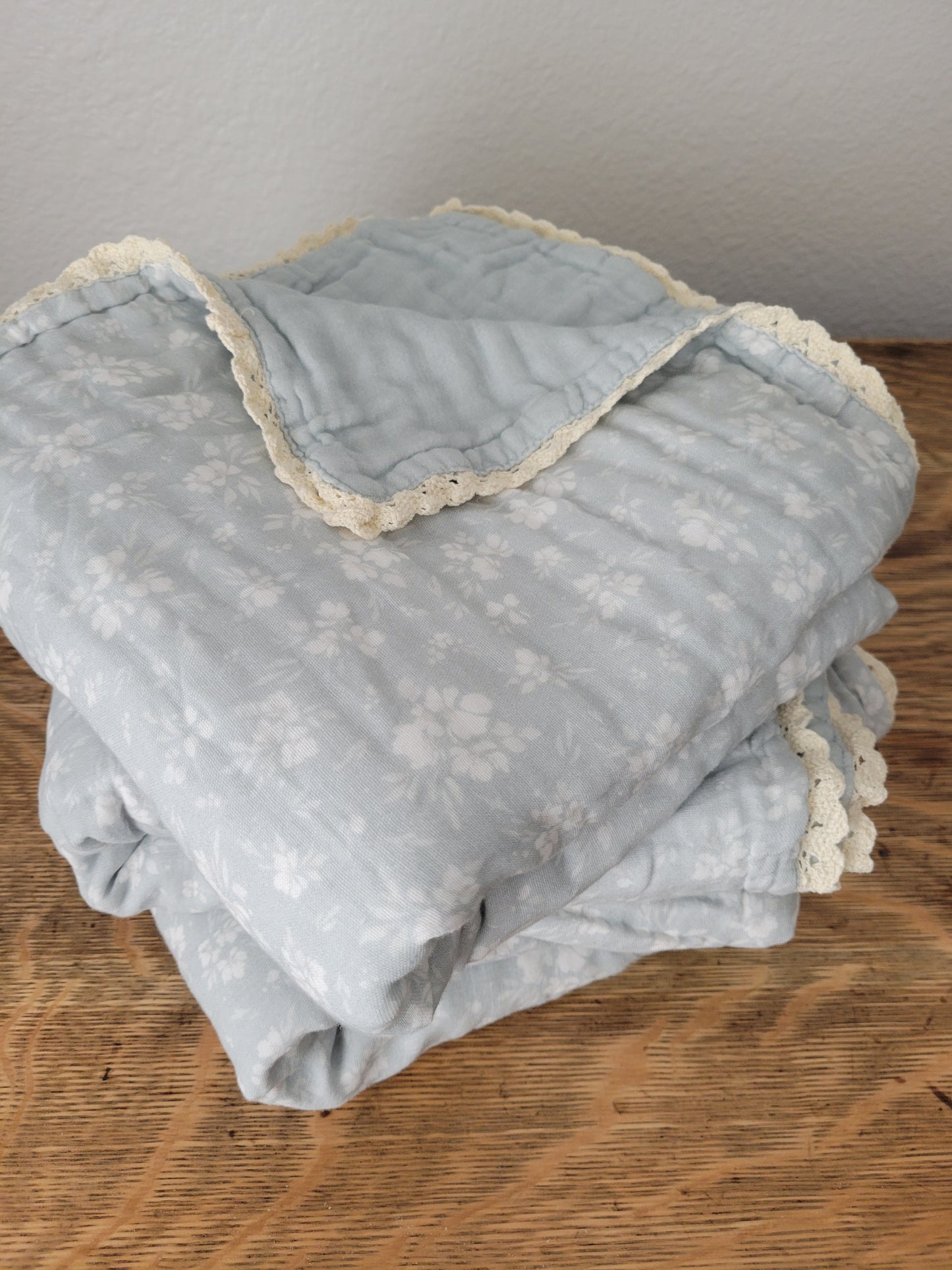 Daphne Icy Blue Floral 6 Layer Gauze Blanket