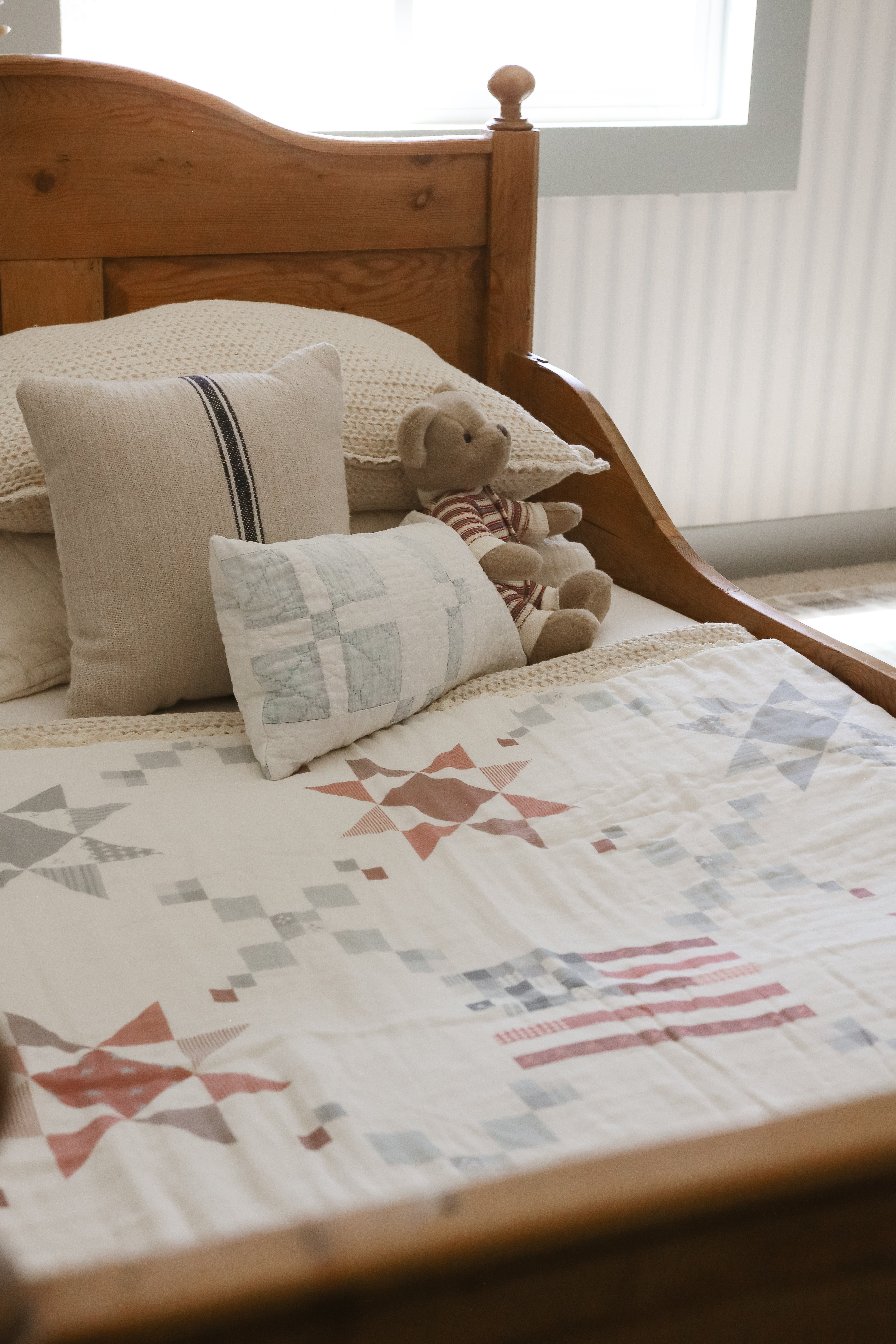 Vintage American Flag QUILTED 6 Layer Gauze Blanket – Ellie + Layne