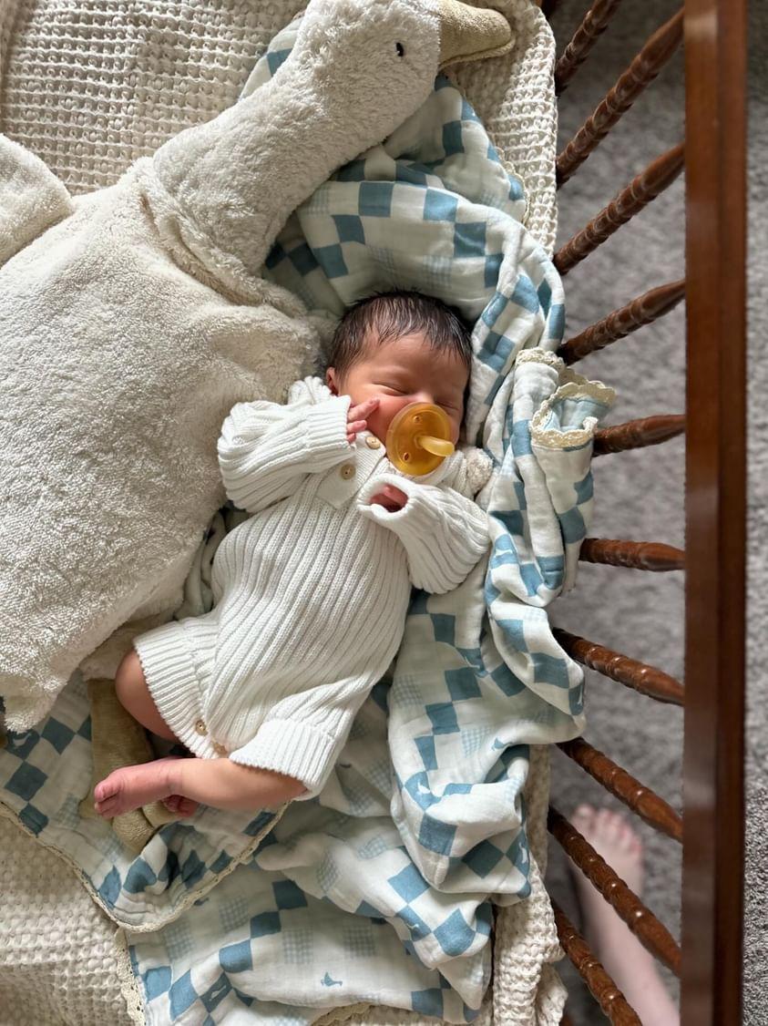 Grandma's Goose QUILTED 6 Layer Gauze Blanket