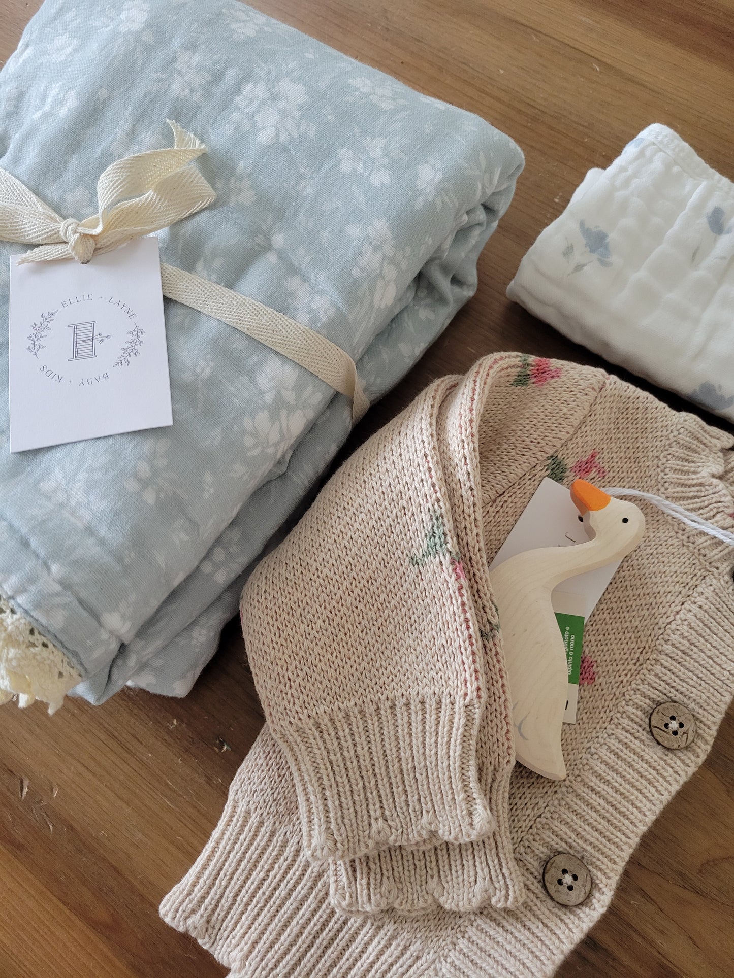 Daphne Icy Blue Floral 6 Layer Gauze Blanket