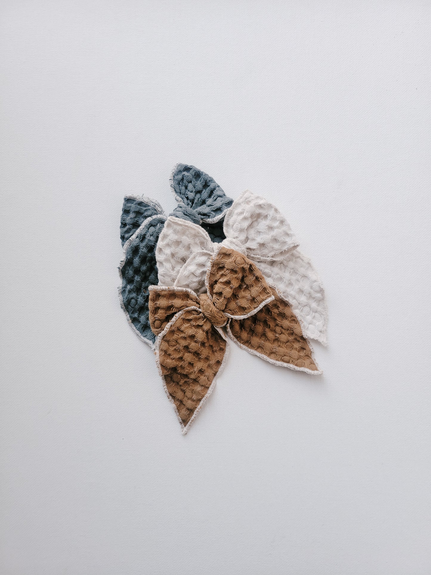 Midi Emery Bow- Cream Waffle