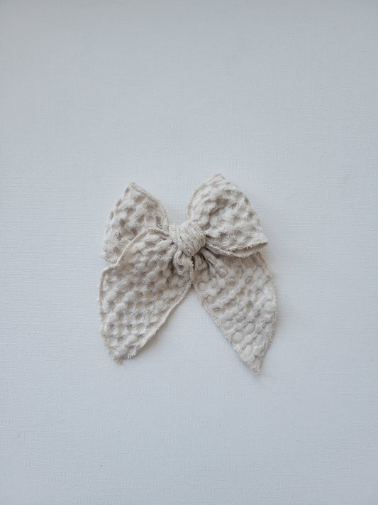 Midi Emery Bow- Cream Waffle