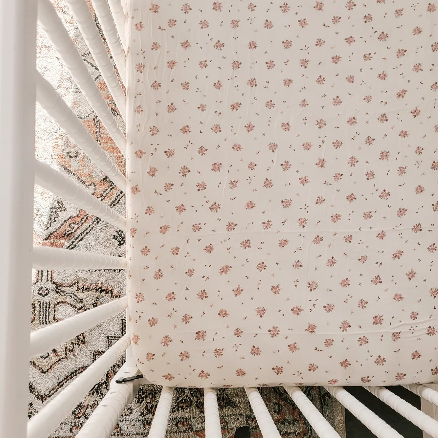 Floral muslin online crib sheet
