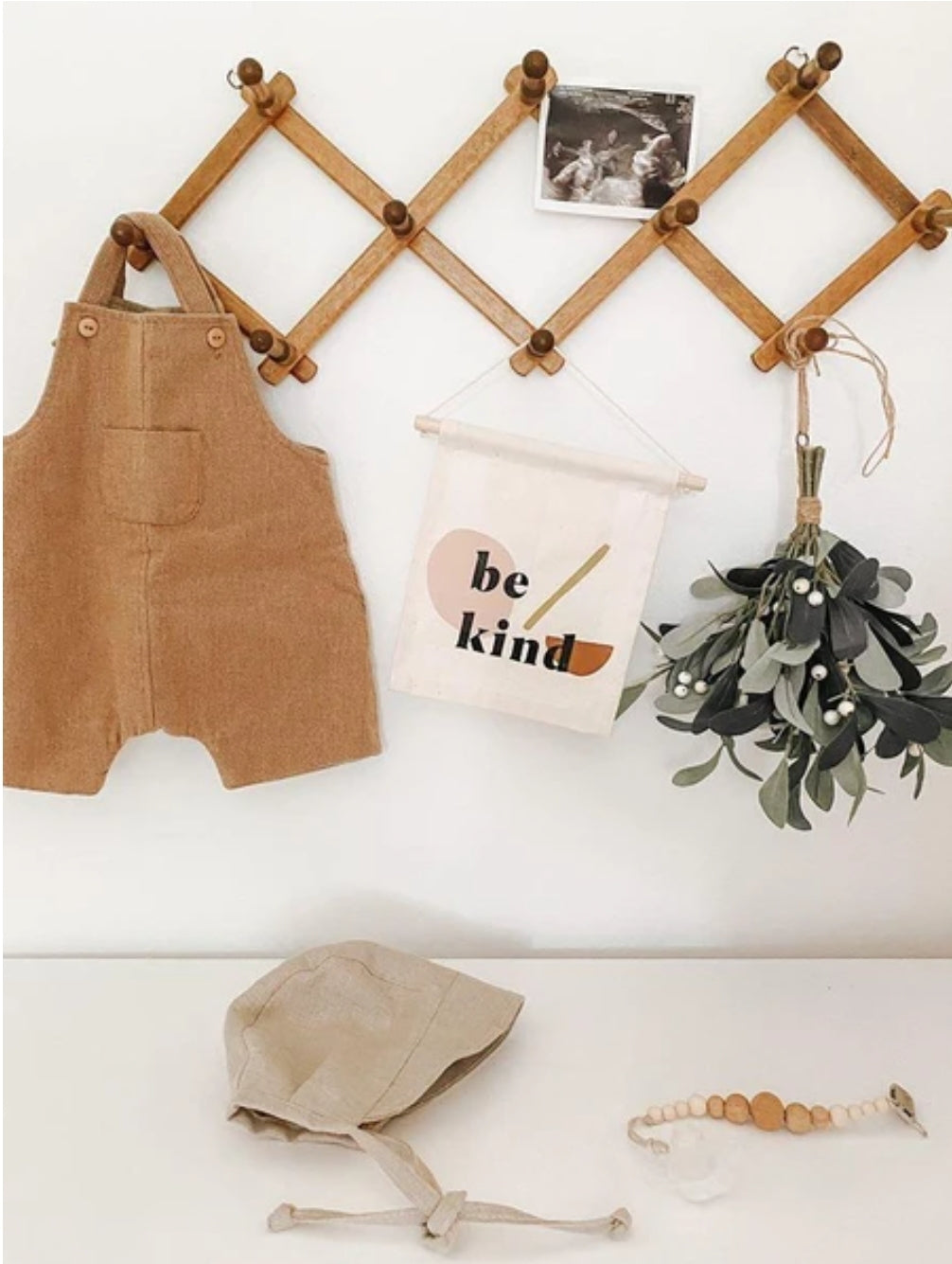 Be Kind- Hang Sign