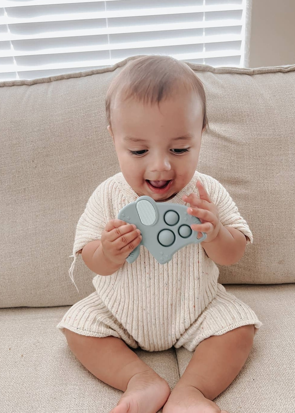 Itzy Pop Sensory Popper Teether- Emmerson the Elephant
