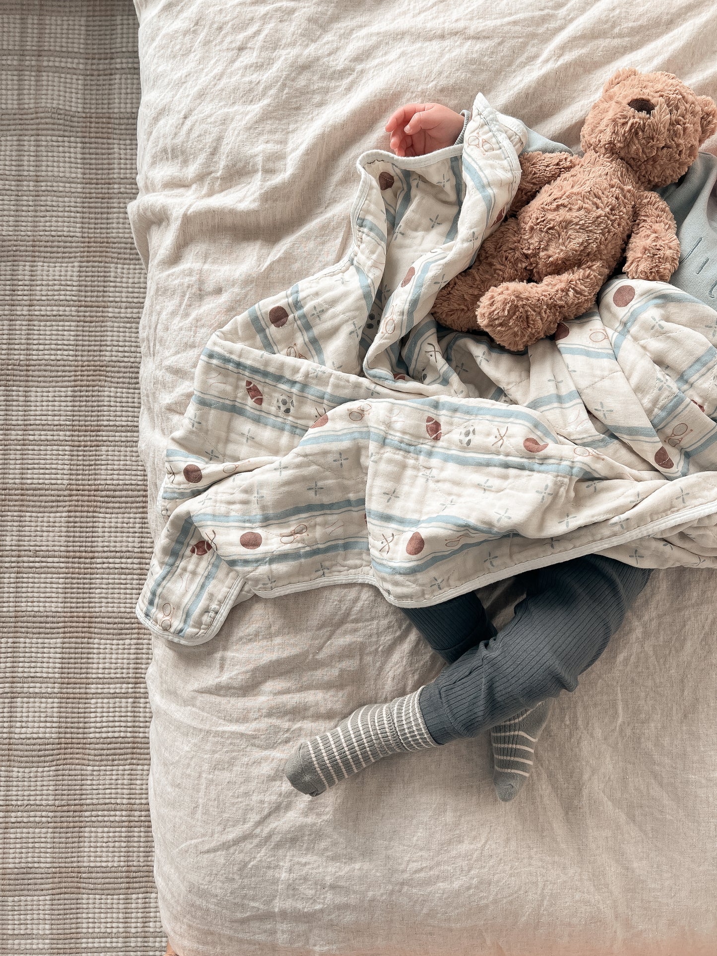 Vintage Sports QUILTED 6 Layer Gauze Blanket