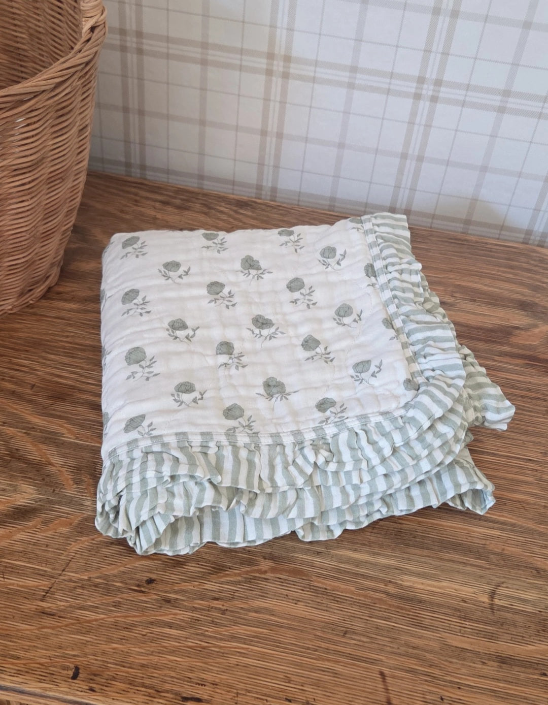 Elle Green Floral Ruffle Quilt 6 Layer Gauze Blanket