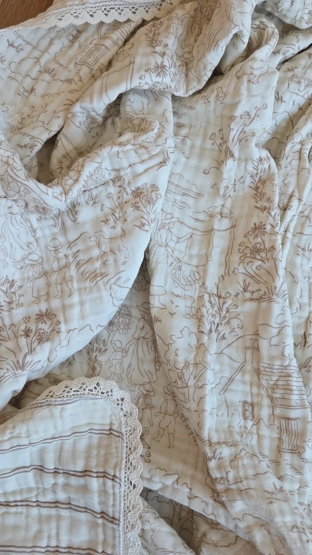 Ida Homestead Toile De Jouy QUILTED 6 Layer Gauze Blanket