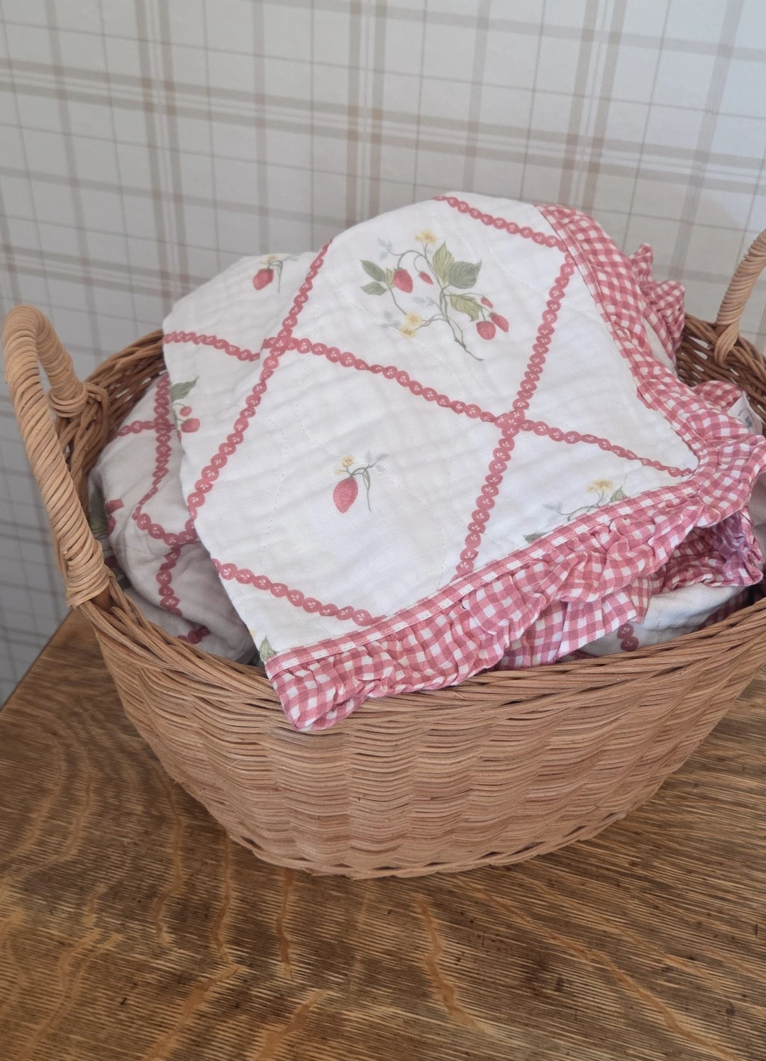 Ruby Strawberry Ruffle Quilt 6 Layer Gauze Blanket