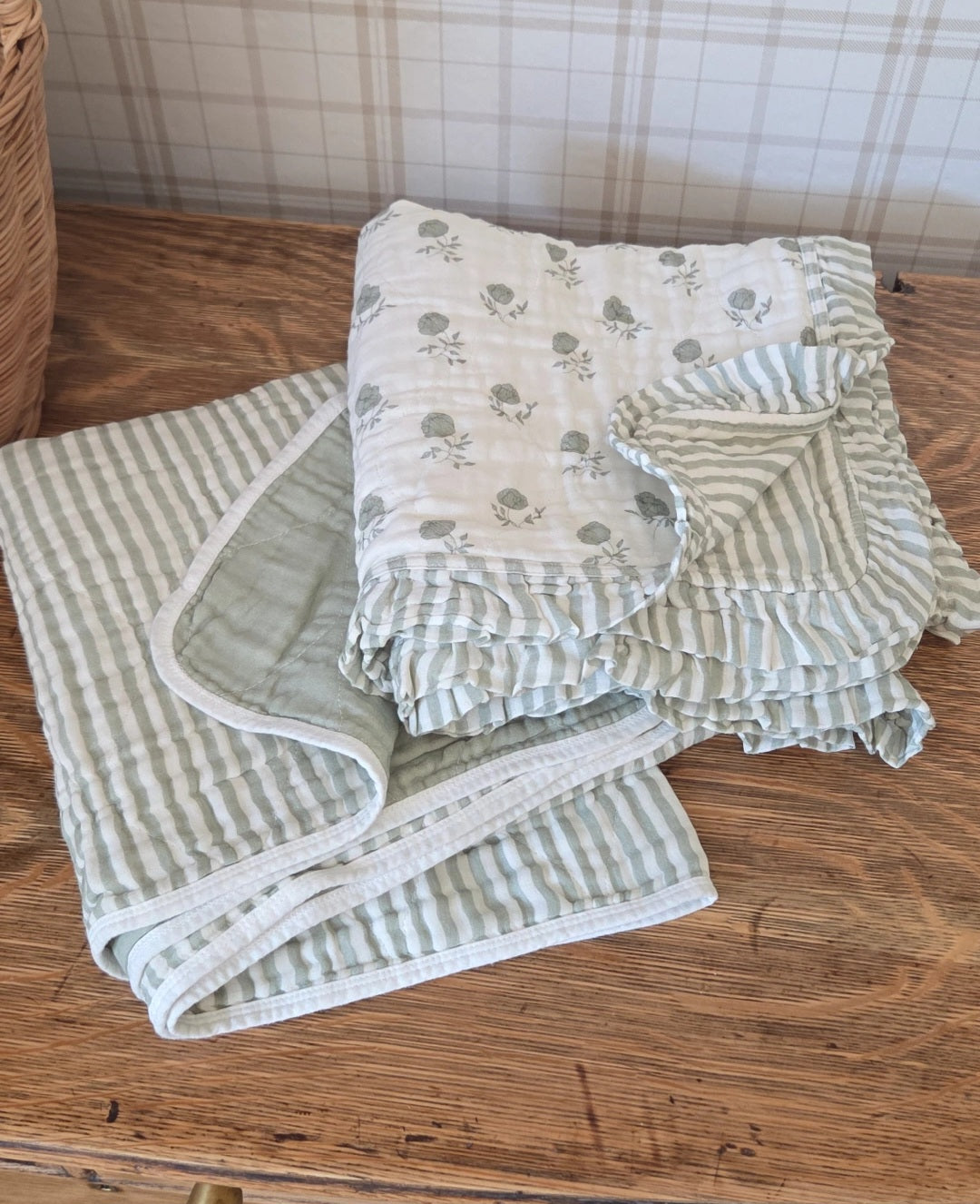 Elle Green Floral Ruffle Quilt 6 Layer Gauze Blanket