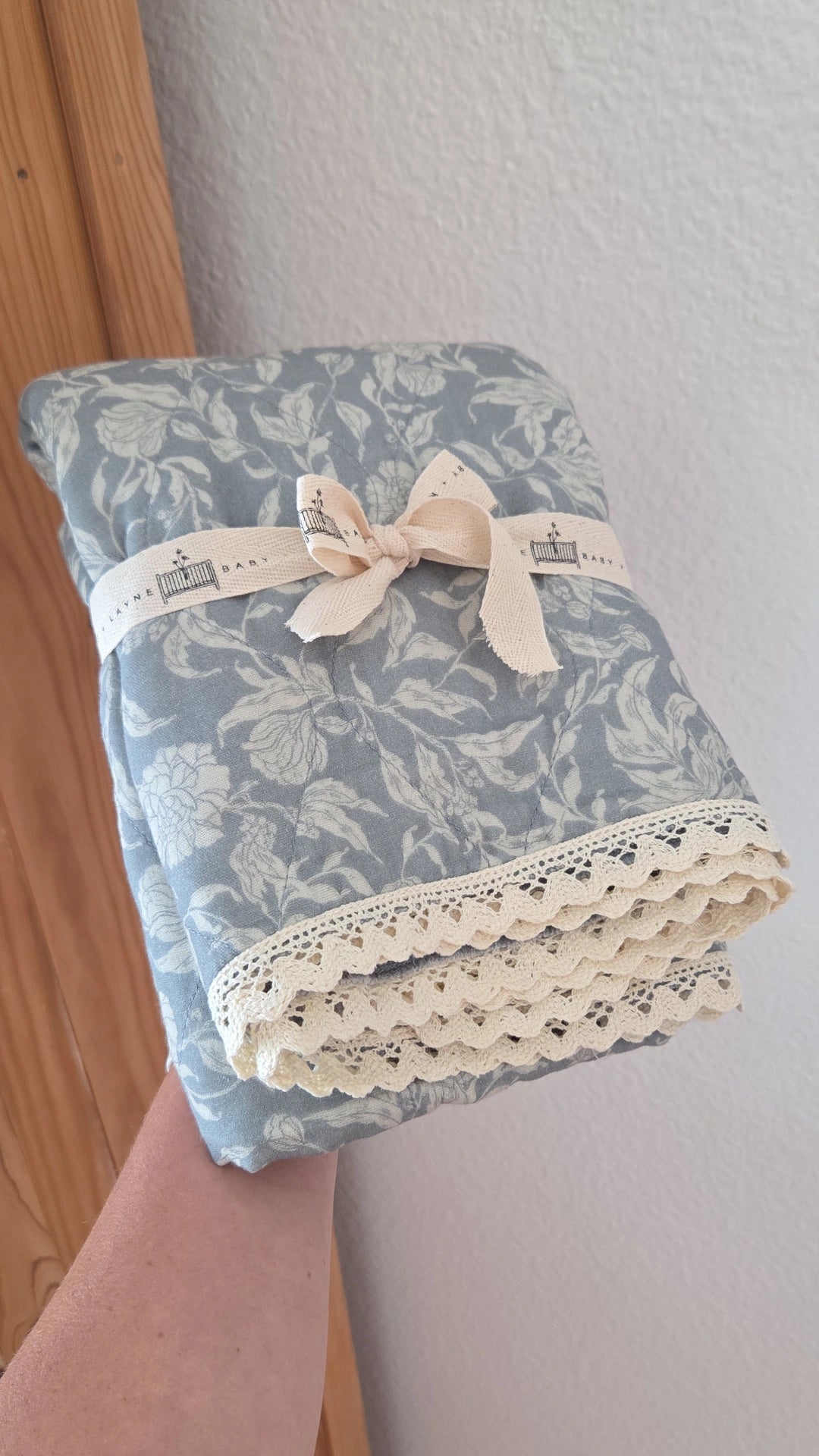 Della Blue Floral QUILTED 6 Layer Gauze Blanket