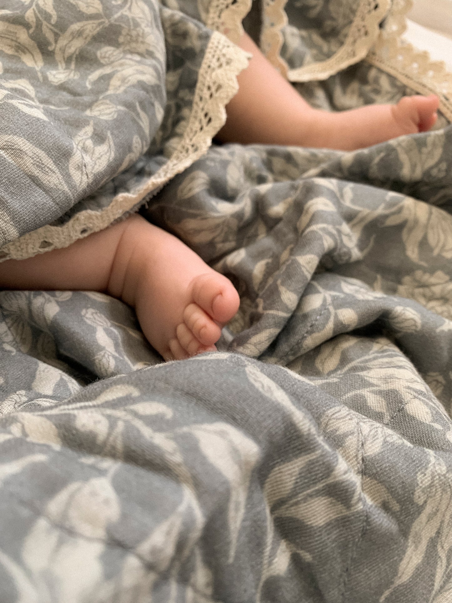 Della Blue Floral QUILTED 6 Layer Gauze Blanket