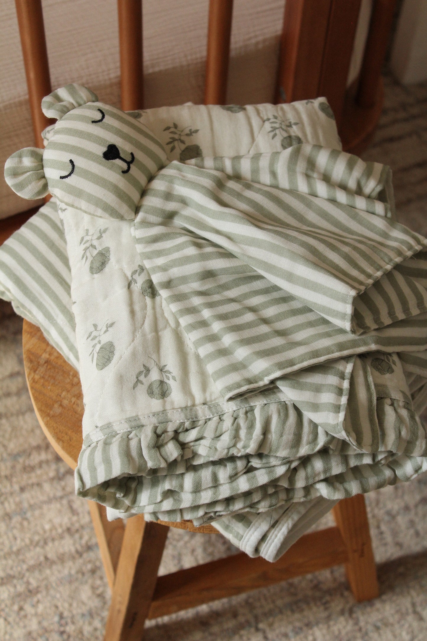 Elle Green Floral Ruffle Quilt 6 Layer Gauze Blanket