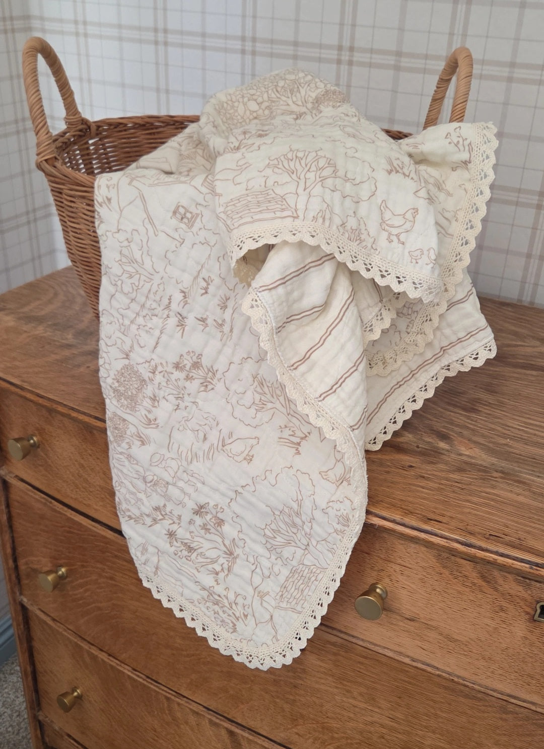Ida Homestead Toile De Jouy QUILTED 6 Layer Gauze Blanket